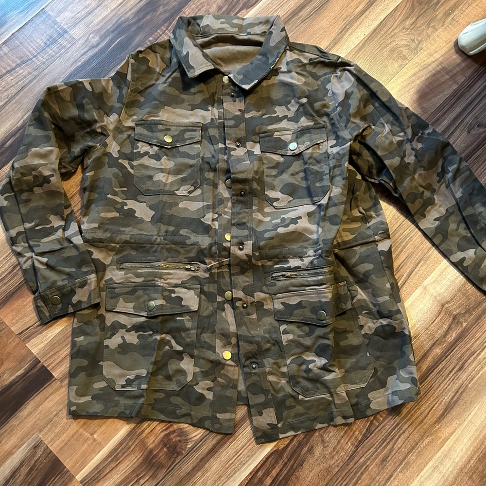 Camo jacket size Large